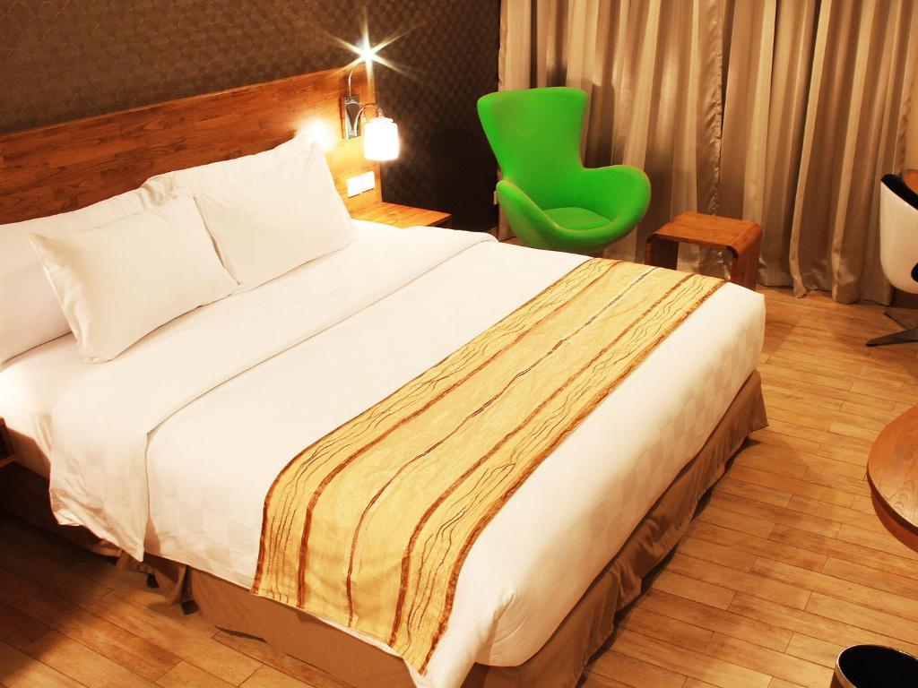 Hariston & Suites, Pluit - होटल 4*
