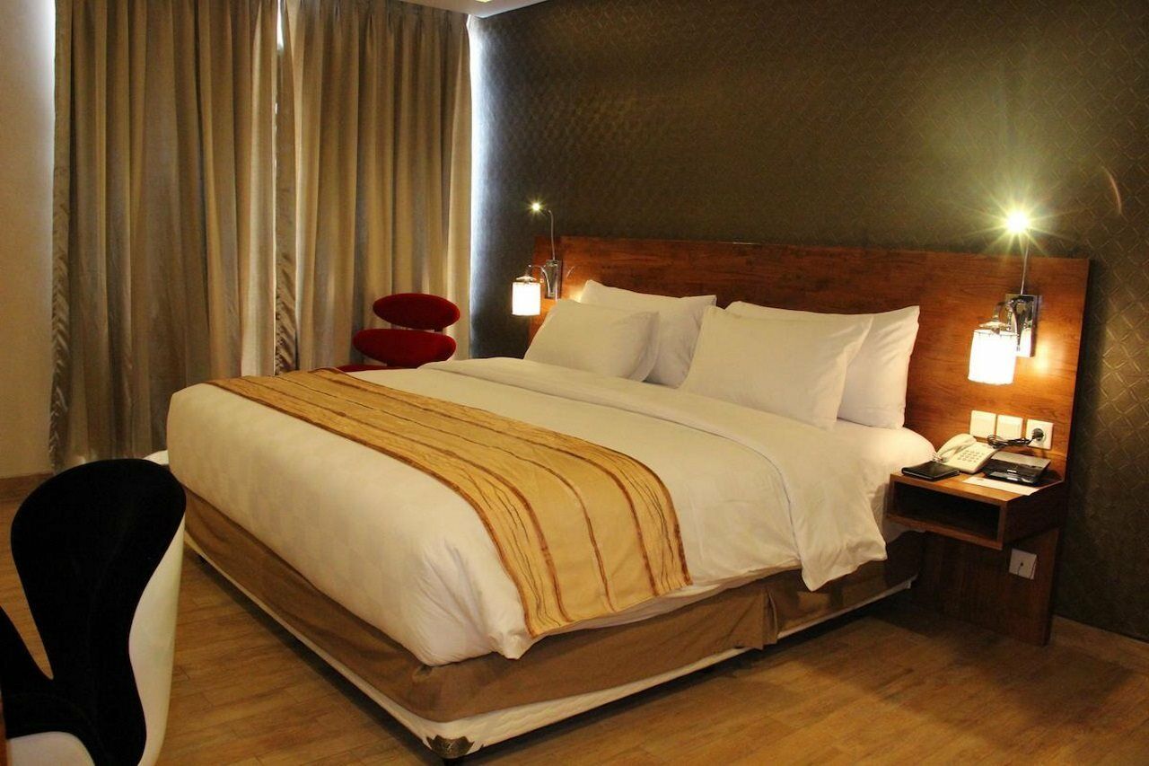 होटल Hariston & Suites, Pluit - 4*